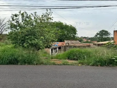 Lote/Terreno à venda, 250m² no Parque São Paulo (Vila Xavier), Araraquara