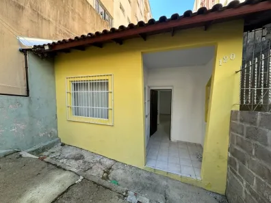 Casa com 2 Quartos para alugar, 75m² no Centro, Florianópolis