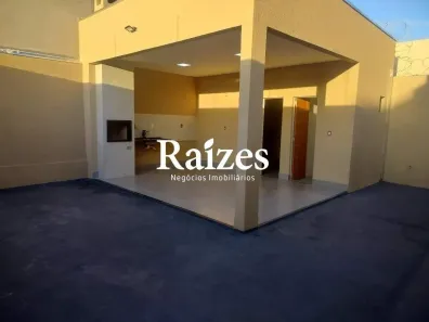 Casa com 4 Quartos à venda, 145m² no Laranjeiras, Uberlândia