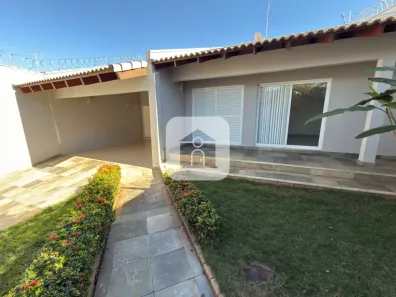 Casa com 4 Quartos para alugar, 320m² no Tabajaras, Uberlândia
