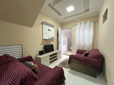 Casa de Condomínio com 2 Quartos para alugar, 70m² no Maracanã, Praia Grande