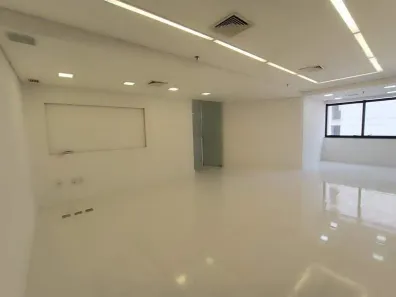 Sala Comercial para alugar, 122m² no Vila Nova Conceição, São Paulo