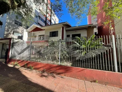 Sobrado com 6 Quartos à venda, 426m² no Zona 07, Maringá