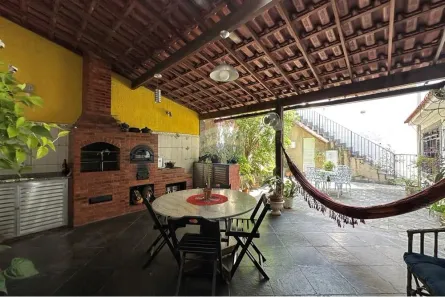 Casa com 2 Quartos à venda, 317m² no Irajá, Rio de Janeiro