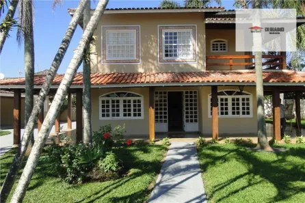 Sobrado com 5 Quartos à venda, 350m² no Pontal de Santa Marina, Caraguatatuba