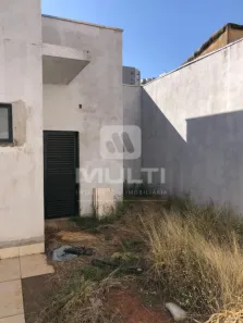 Casa com 3 Quartos para alugar, 270m² no Novo Mundo, Uberlândia