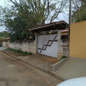 Fazenda/Sítio com 3 Quartos para alugar, 180m² no Loteamento Chácaras Ingrid, Taubaté