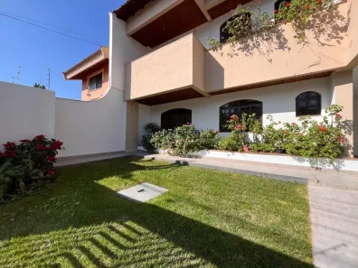 Casa com 5 Quartos à venda, 574m² no Champagnat, Londrina