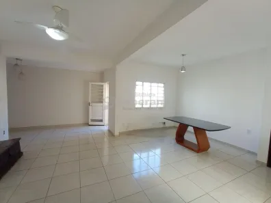 Casa com 3 Quartos à venda, 256m² no Jardim Leonor, Campinas