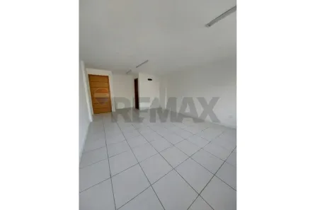 Sala Comercial para alugar, 30m² no Quarteirão Brasileiro, Petrópolis