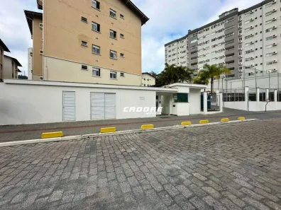 Apartamento com 2 Quartos para alugar, 60m² no Boa Vista, Blumenau