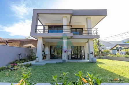 Casa com 6 Quartos à venda, 338m² no Lagoinha, Ubatuba
