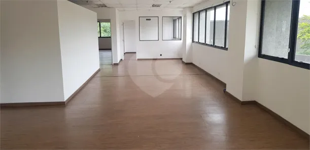Sala Comercial para alugar, 242m² no Santo Amaro, São Paulo