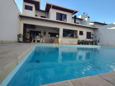 Casa com 3 Quartos para alugar, 318m² no Flor de Nápolis, São José