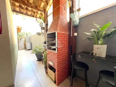Casa com 3 Quartos à venda, 180m² no Cabral, Contagem