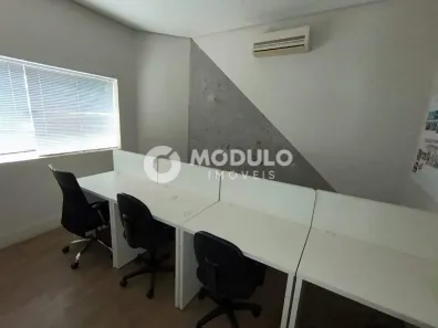 Prédio Comercial para alugar, 150m² no Fundinho, Uberlândia