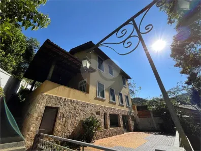 Casa de Condomínio com 3 Quartos à venda, 241m² no Caraguatá, Mairiporã
