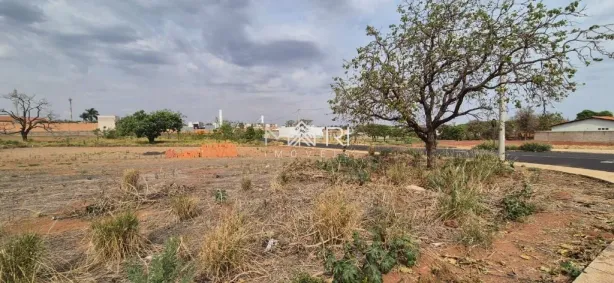 Lote/Terreno à venda, 301m² no Cidade Jardim, Araraquara