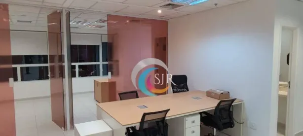 Sala Comercial para alugar, 165m² no Jardim das Acácias, São Paulo