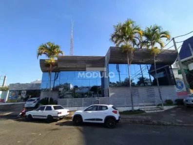 Prédio Comercial para alugar, 700m² no Lídice, Uberlândia