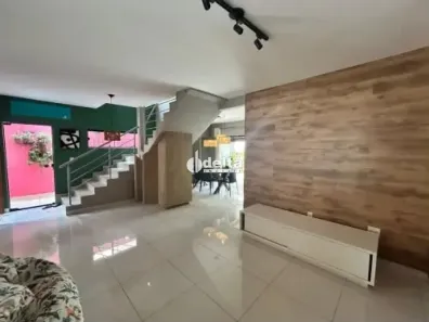 Casa com 3 Quartos à venda, 191m² no Bosque dos Buritis, Uberlândia