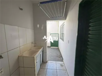 Casa com 2 Quartos à venda, 66m² no Jardim das Palmeiras, Uberlândia