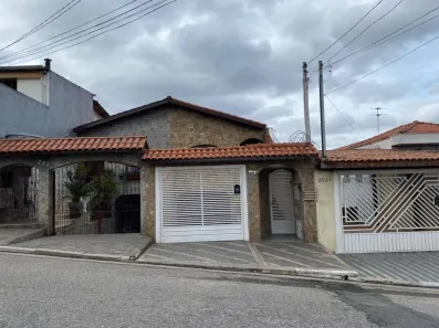 Sobrado com 3 Quartos à venda, 200m² no Vila Franci, São Paulo