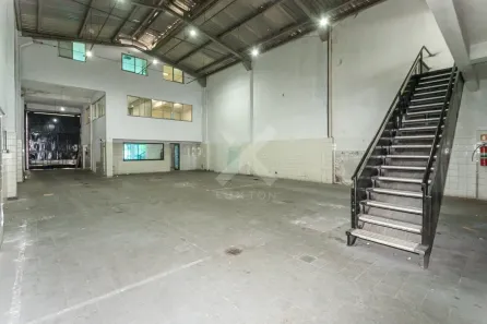Galpão/Depósito/Armazém à venda, 742m² no Cavalhada, Porto Alegre