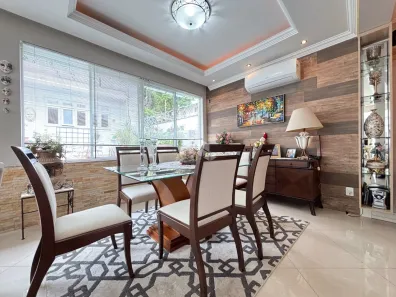 Casa com 3 Quartos à venda, 230m² no Nonoai, Porto Alegre