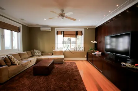 Sobrado com 3 Quartos à venda, 650m² no Vila Tramontano, São Paulo