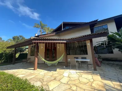 Casa de Condomínio com 3 Quartos para alugar, 648m² no Alpes dos Araçás (Jordanésia), Cajamar