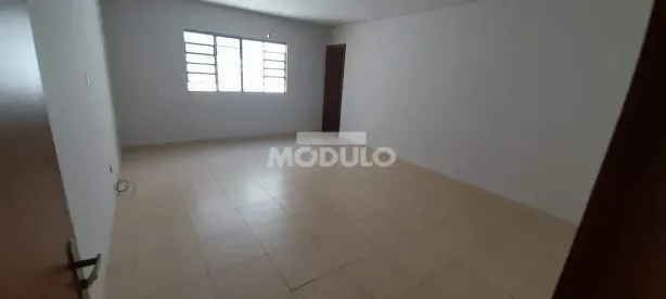 Prédio Comercial para alugar, 200m² no Tibery, Uberlândia