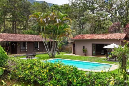 Casa com 8 Quartos à venda, 243m² no Araras, Petrópolis