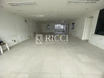 Sala Comercial à venda, 150m² no Centro, Santos