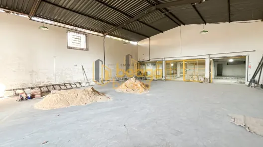 Galpão/Depósito/Armazém para alugar, 450m² no Parque Turistas, Contagem