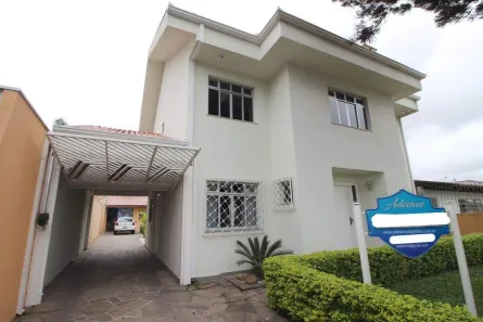 Sobrado com 4 Quartos à venda, 210m² no Uberaba, Curitiba
