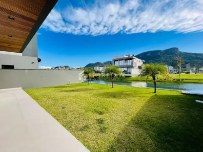Casa de Condomínio com 3 Quartos à venda, 241m² no Pedra Branca, Palhoça