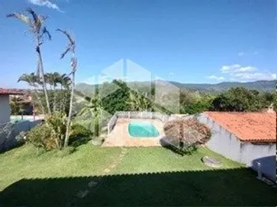 Fazenda/Sítio com 3 Quartos à venda, 200m² no Jardim Centenário, Atibaia
