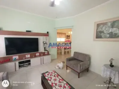 Casa com 3 Quartos à venda, 245m² no Loteamento Villa Branca, Jacareí