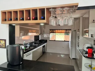 Casa com 5 Quartos à venda, 220m² no Riacho III, Betim