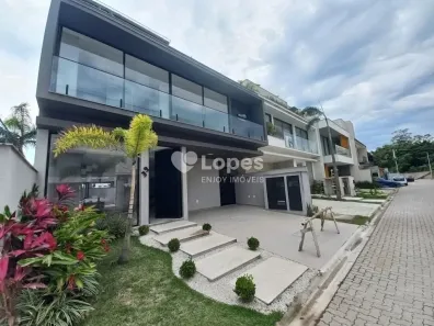 Casa de Condomínio com 4 Quartos para alugar, 329m² no Recreio dos Bandeirantes, Rio de Janeiro