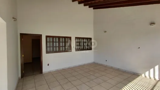 Casa com 4 Quartos para alugar, 242m² no Parque Jardim Europa, Bauru