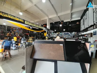 Ponto Comercial para alugar, 1500m² no Setor Industrial, Brasília