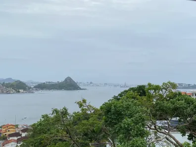 Casa de Condomínio com 3 Quartos à venda, 274m² no Charitas, Niterói