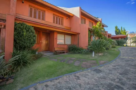 Casa de Condomínio com 3 Quartos à venda, 287m² no Cristal, Porto Alegre
