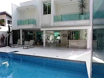 Sobrado com 6 Quartos à venda, 600m² no Centro, Bertioga