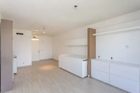 Sala Comercial para alugar, 28m² no Tristeza, Porto Alegre