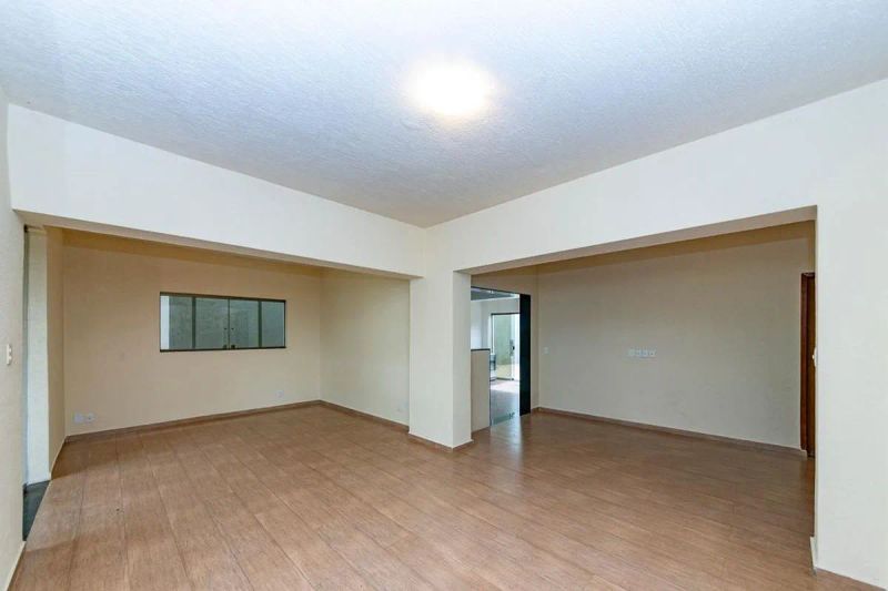 Casa com 4 quartos — Alto Caiçaras, Belo Horizonte