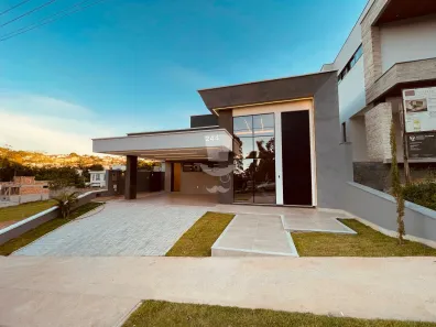 Casa de Condomínio com 3 Quartos à venda, 196m² no Centro, Barbacena