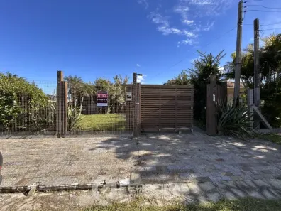Casa com 3 Quartos para alugar, 150m² no Praia de Atlântida Sul (Atlântida Sul), Osório